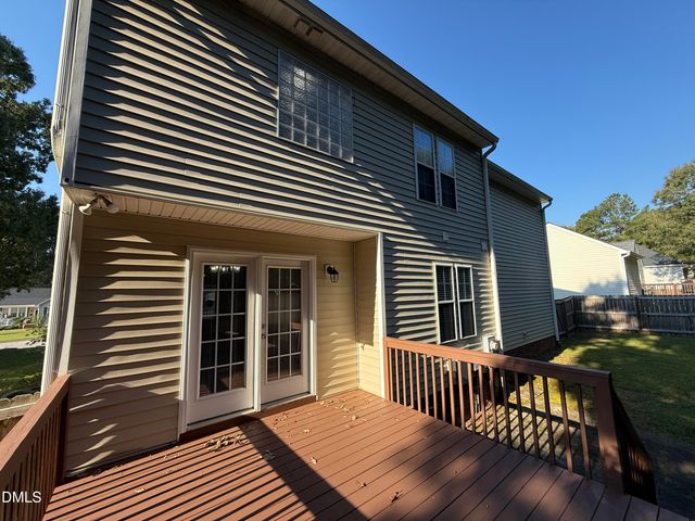 329 Groundsel Place, Clayton, NC 27527