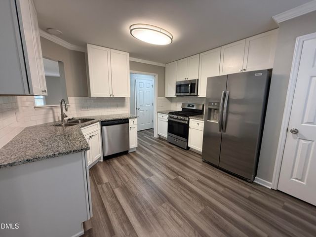 329 Groundsel Place, Clayton, NC 27527