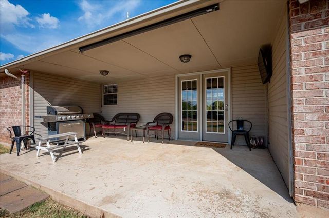 1301 S Morgan Road, Mustang, OK 73064