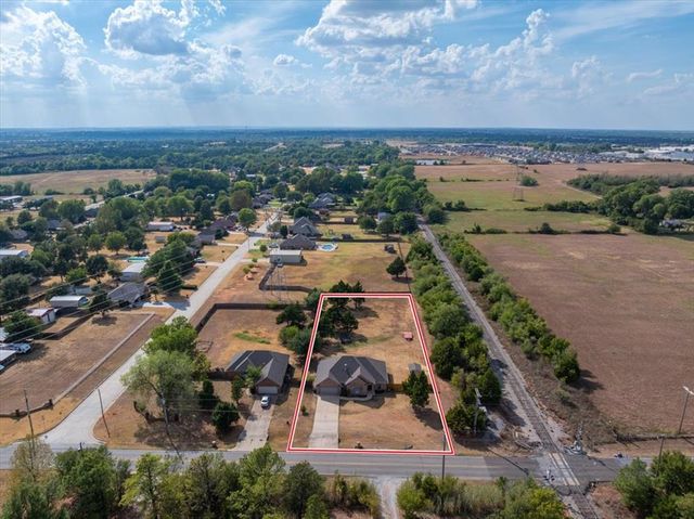 1301 S Morgan Road, Mustang, OK 73064