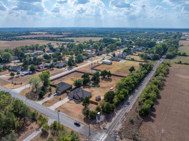 1301 S Morgan Road, Mustang, OK 73064