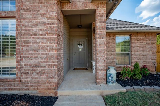 1301 S Morgan Road, Mustang, OK 73064