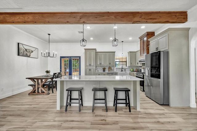1301 S Morgan Road, Mustang, OK 73064