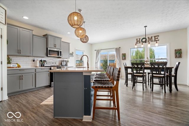 904 Belgium Boulevard, Bargersville, IN 46106