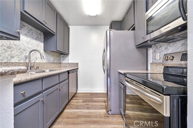 244 S La Fayette Park 301, Los Angeles, CA 90057