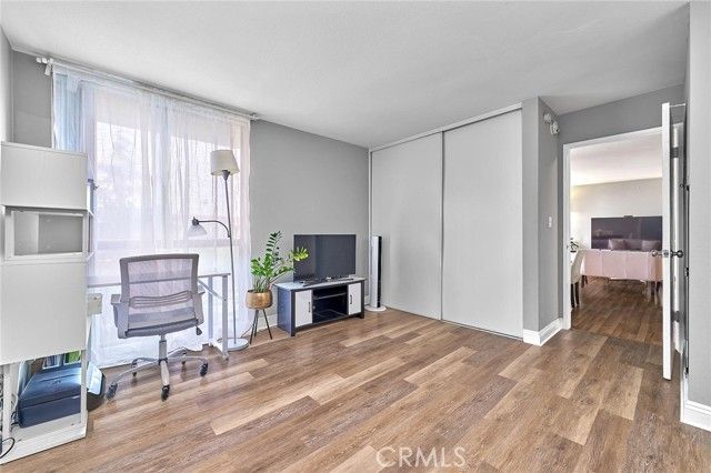 244 S La Fayette Park 301, Los Angeles, CA 90057