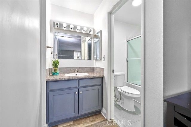 244 S La Fayette Park 301, Los Angeles, CA 90057