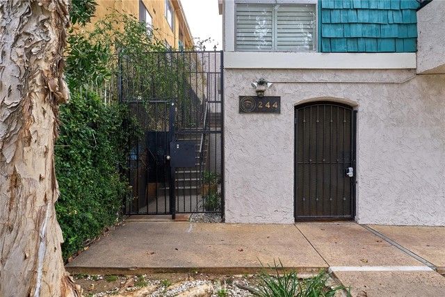 244 S La Fayette Park 301, Los Angeles, CA 90057