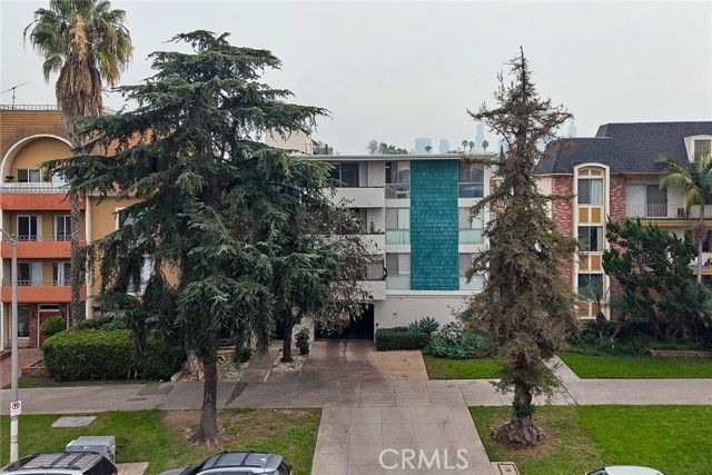 244 S La Fayette Park 301, Los Angeles, CA 90057