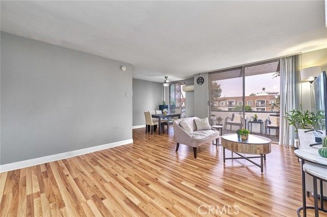 244 S La Fayette Park 301, Los Angeles, CA 90057