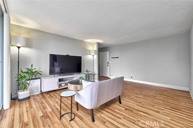 244 S La Fayette Park 301, Los Angeles, CA 90057