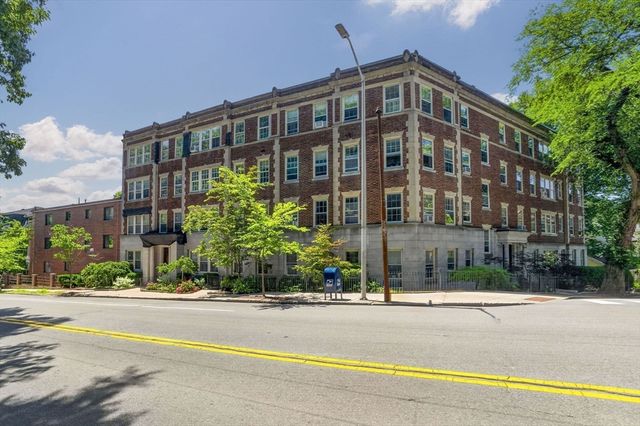 56 Concord 27, Cambridge, MA 02138