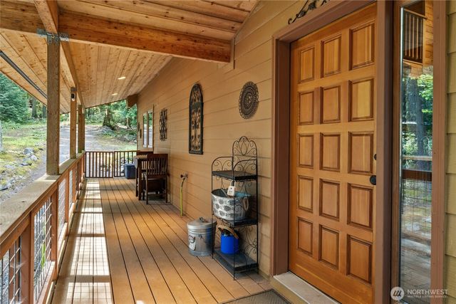 205 Makah Street, Center Island, WA 98221