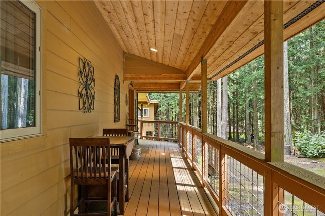 205 Makah Street, Center Island, WA 98221