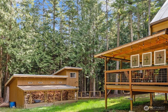 205 Makah Street, Center Island, WA 98221