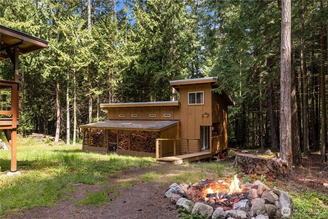 205 Makah Street, Center Island, WA 98221