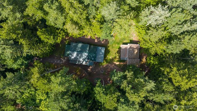 205 Makah Street, Center Island, WA 98221