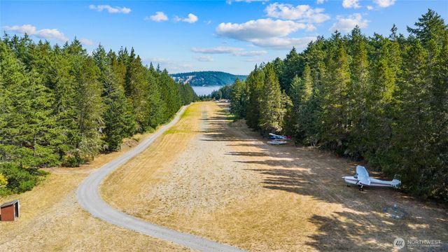 205 Makah Street, Center Island, WA 98221