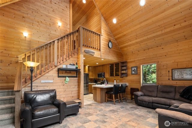 205 Makah Street, Center Island, WA 98221