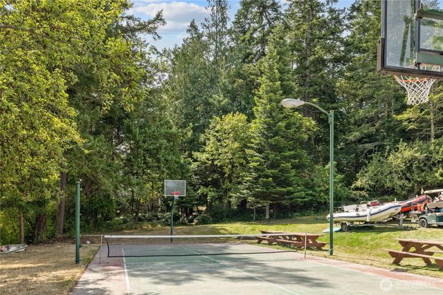 205 Makah Street, Center Island, WA 98221