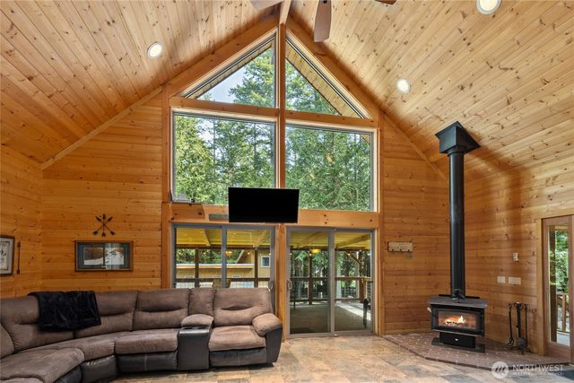 205 Makah Street, Center Island, WA 98221