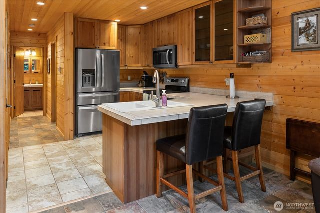 205 Makah Street, Center Island, WA 98221