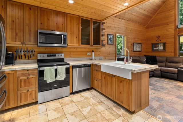 205 Makah Street, Center Island, WA 98221