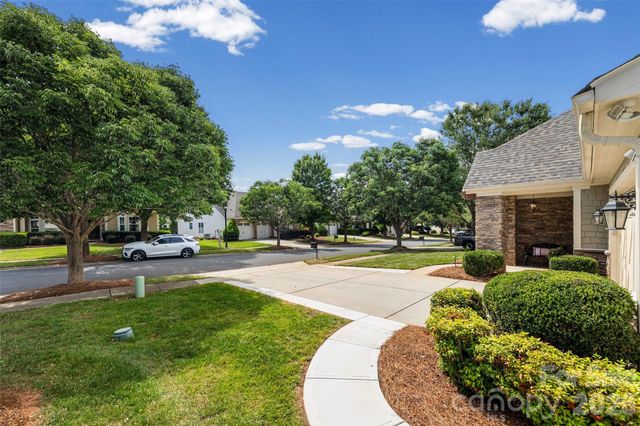 8621 Sequoia Grove Lane, Charlotte, NC 28214