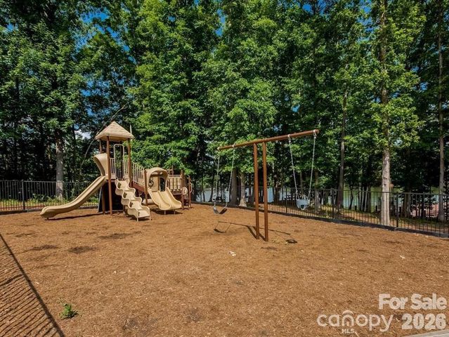 8621 Sequoia Grove Lane, Charlotte, NC 28214