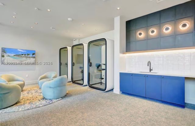 580 72nd St 1905, Miami Beach, FL 33141