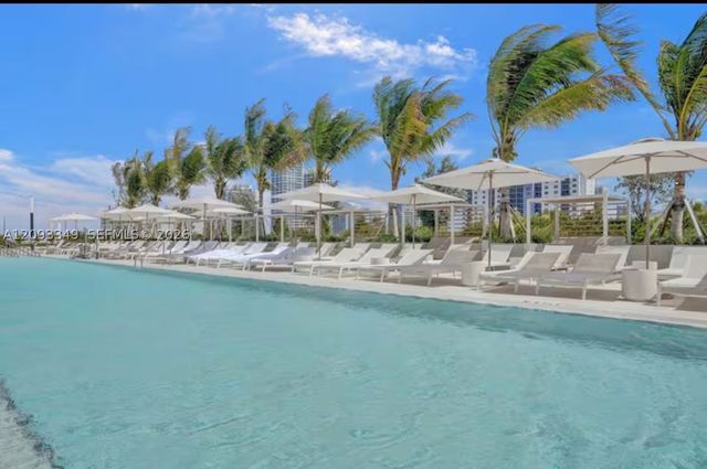 580 72nd St 1905, Miami Beach, FL 33141