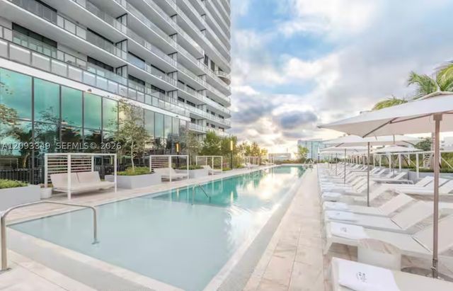 580 72nd St 1905, Miami Beach, FL 33141
