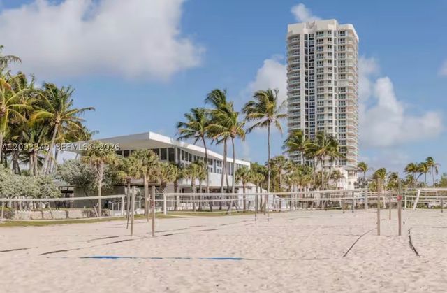 580 72nd St 1905, Miami Beach, FL 33141