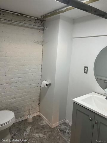 2280 Saint Clair Street, Detroit, MI 48214