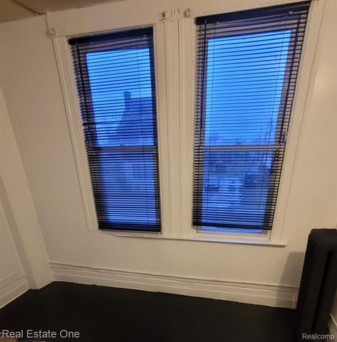 2280 Saint Clair Street, Detroit, MI 48214