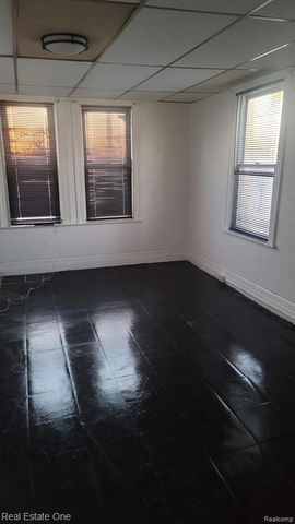 2280 Saint Clair Street, Detroit, MI 48214