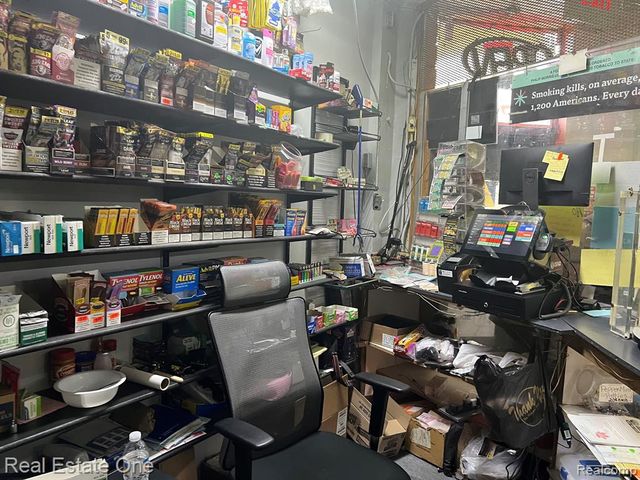 2280 Saint Clair Street, Detroit, MI 48214