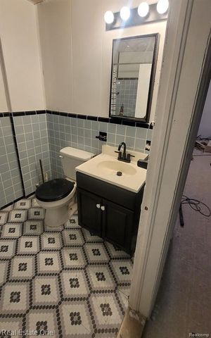 2280 Saint Clair Street, Detroit, MI 48214