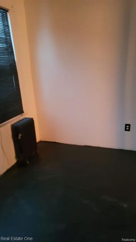 2280 Saint Clair Street, Detroit, MI 48214