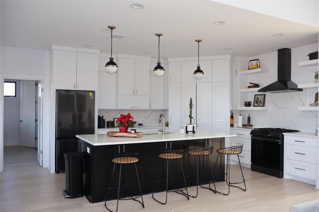 17216 Lund Carlson RD, Elgin, TX 78621