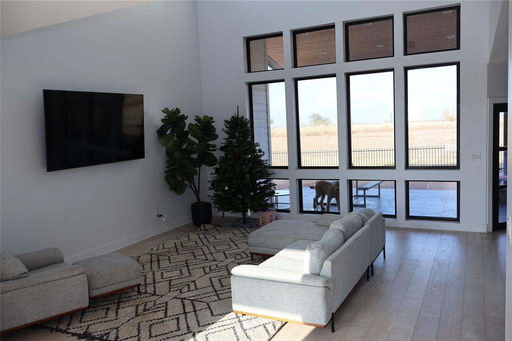 17216 Lund Carlson RD, Elgin, TX 78621