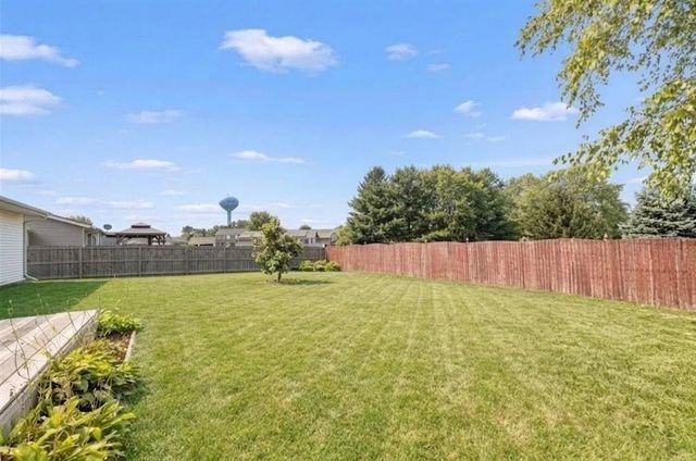 651 Purple Sage Drive, Roscoe, IL 61073