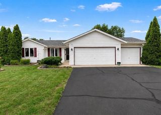 651 Purple Sage Drive, Roscoe, IL 61073