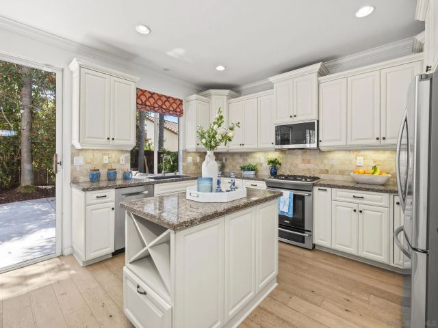 1423 Sapphire, Carlsbad, CA 92011