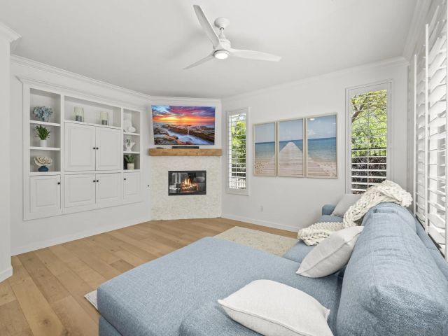 1423 Sapphire, Carlsbad, CA 92011