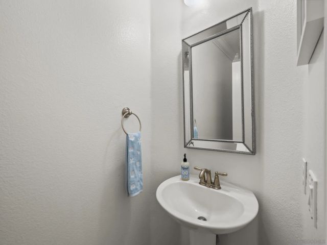 1423 Sapphire, Carlsbad, CA 92011