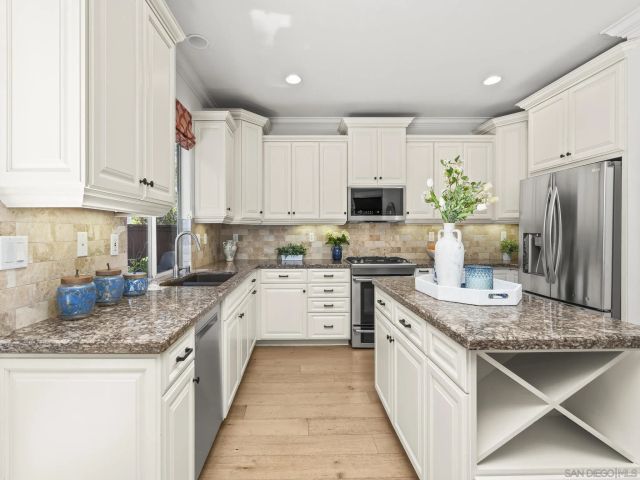 1423 Sapphire, Carlsbad, CA 92011