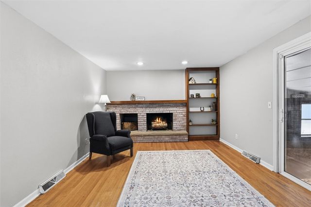 7641 Windsor Drive North, Clay, NY 13212