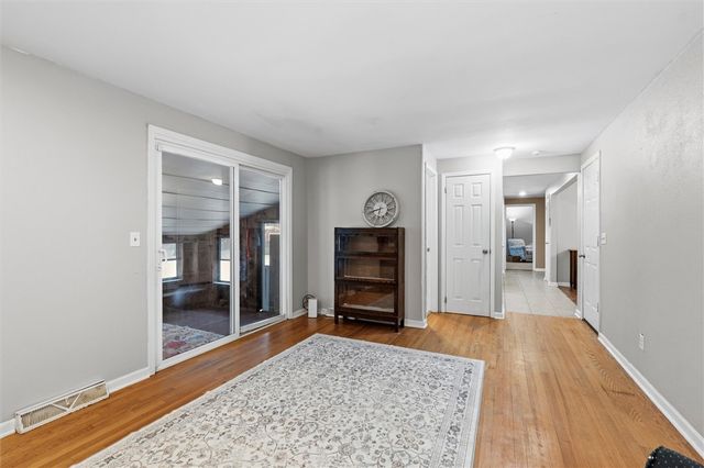 7641 Windsor Drive North, Clay, NY 13212