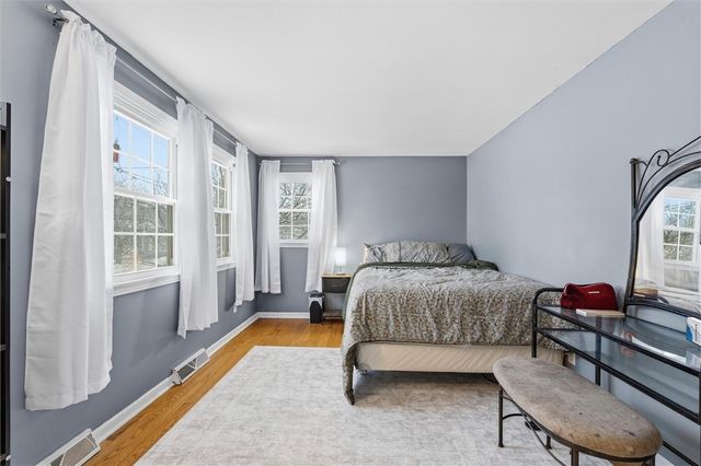 7641 Windsor Drive North, Clay, NY 13212